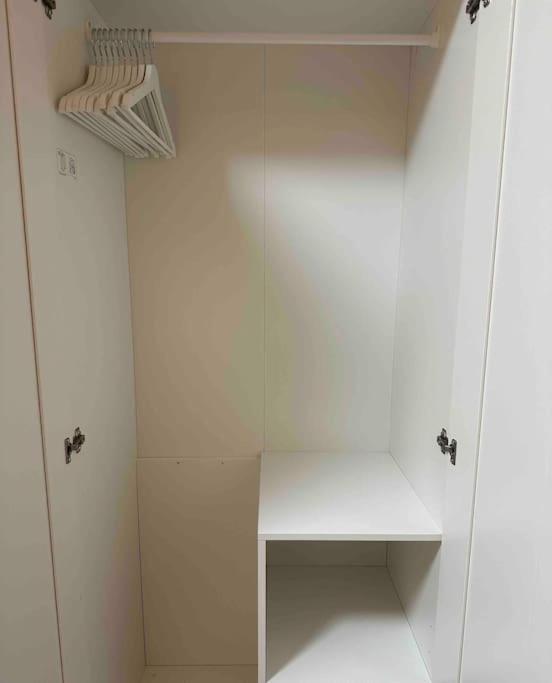 2 Zimmer Apartment Mit Parkplatz Berlin Eksteriør billede