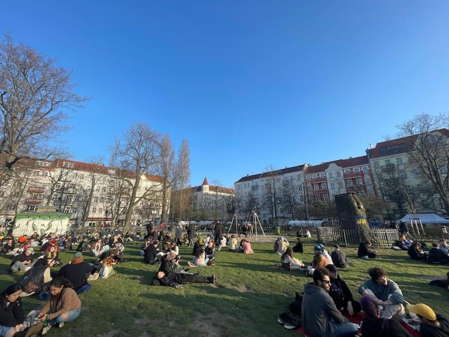2 Zimmer Apartment Mit Parkplatz Berlin Eksteriør billede