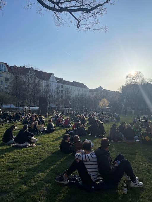 2 Zimmer Apartment Mit Parkplatz Berlin Eksteriør billede