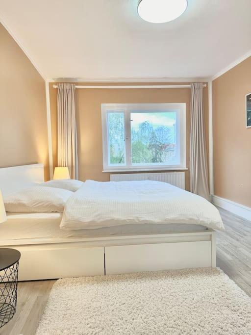 2 Zimmer Apartment Mit Parkplatz Berlin Eksteriør billede