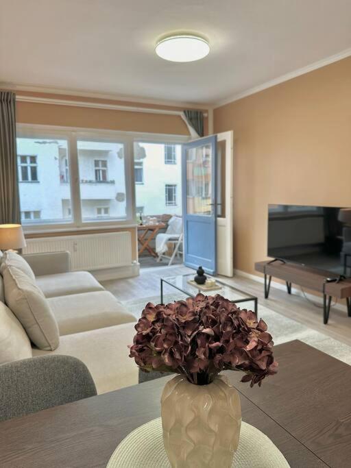 2 Zimmer Apartment Mit Parkplatz Berlin Eksteriør billede