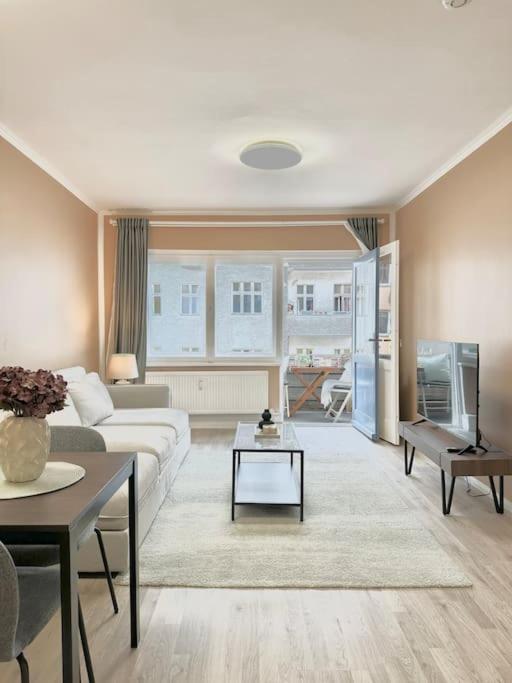 2 Zimmer Apartment Mit Parkplatz Berlin Eksteriør billede